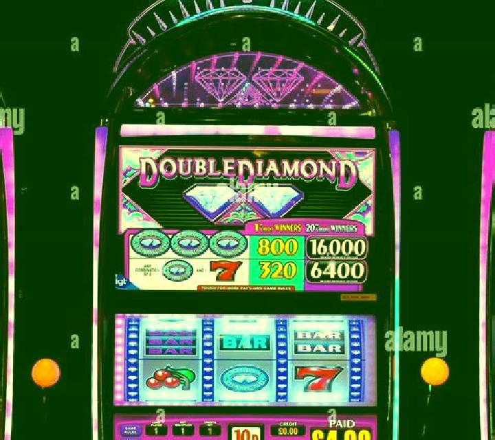 10 Shining Diamond slot machine