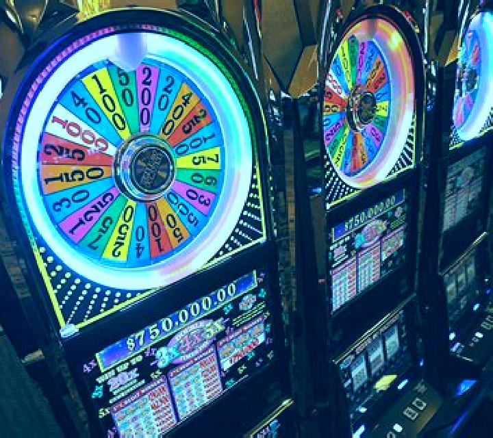 10 Times Vegas slot machine