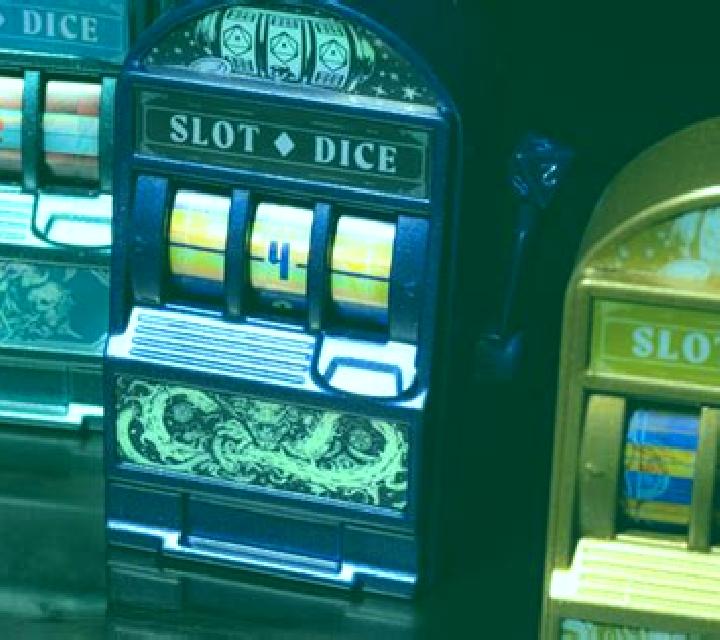 100 Dice slot