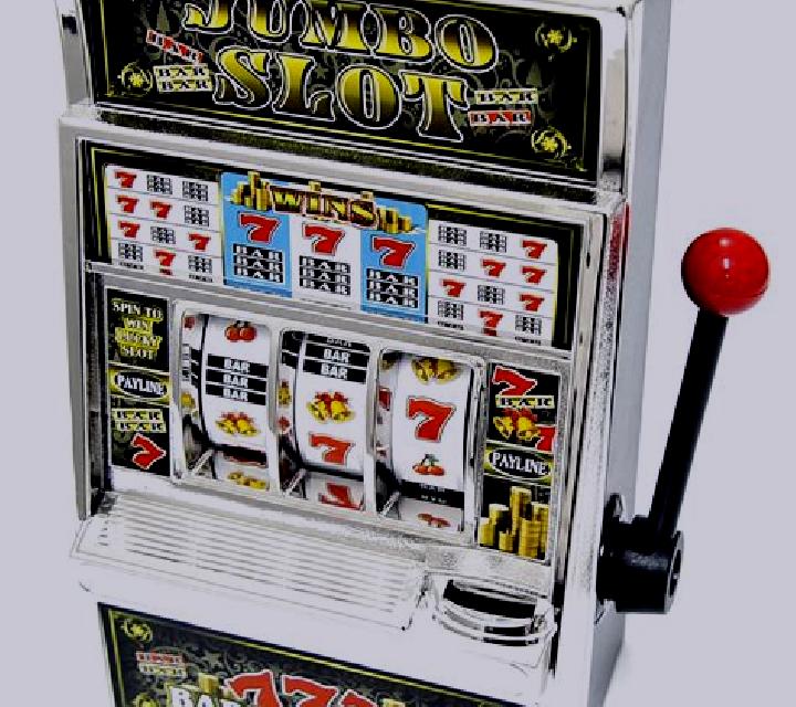 100 Super Roll slot machine