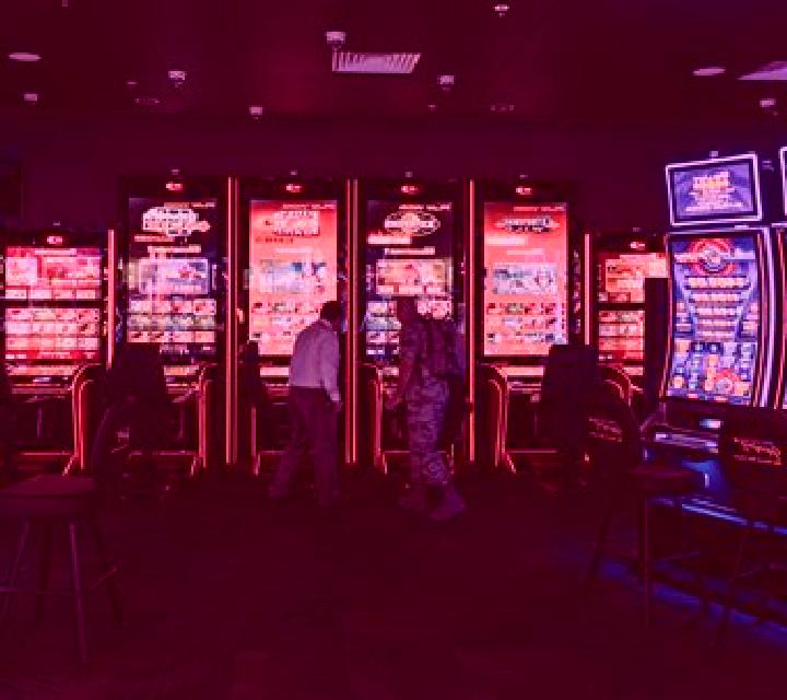1st Avenue Panther Club slot machine