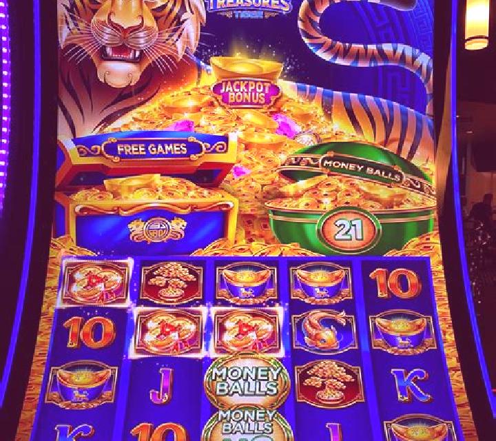 243 Magnificent Treasure slot machine