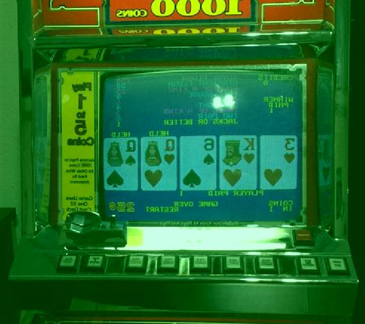 25-Line Coliseum Poker slot machine