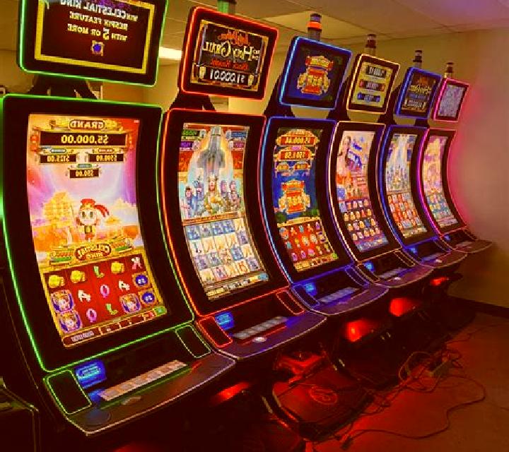 3 Card Brag (CORE Gaming) slot machine
