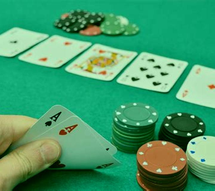 3 Card Hold em (Felt) slot machine