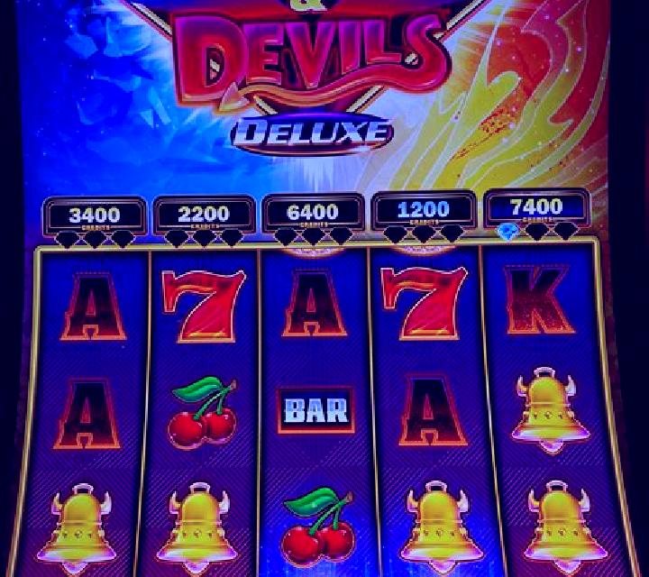 3 Diamonds slot machine