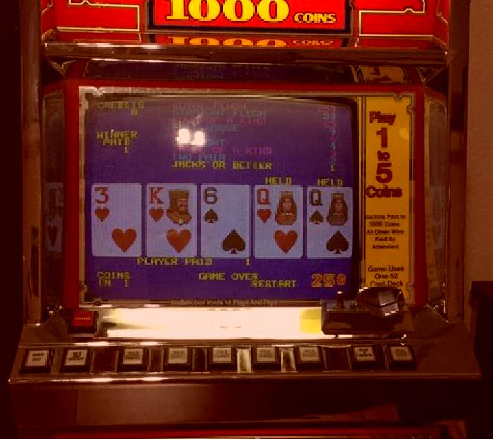 3 Draw Poker Single Player slot game