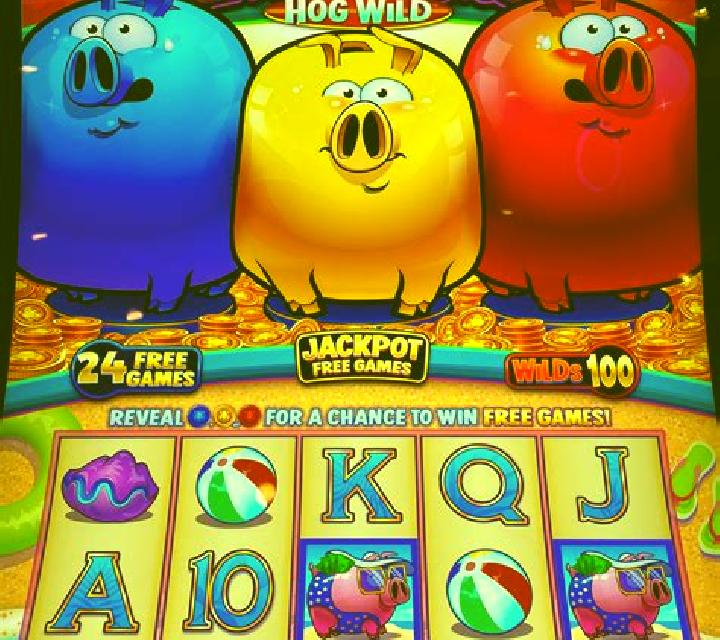 3 Pigs of Xmas Bonus Pot slot machine