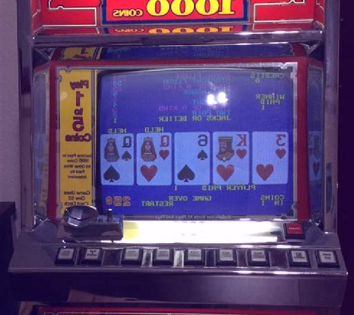 3x Deuce Poker slot machine