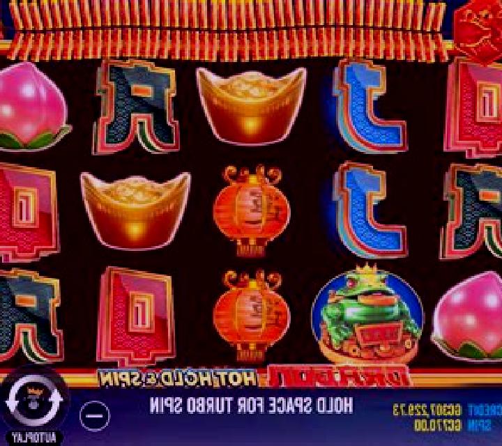 4 Gold Lanterns Hold and Win slot
