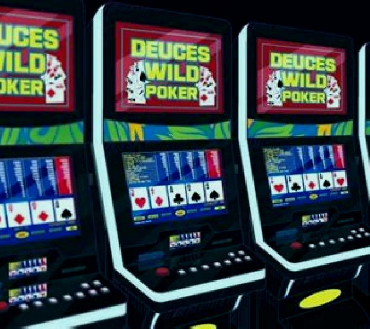 4-Line Deuces Wild (GameOS) slot