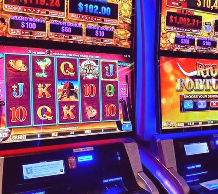 40 Amazing Hot slot machine