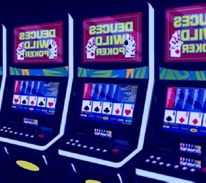 4x Deuce Wild Poker slot machine