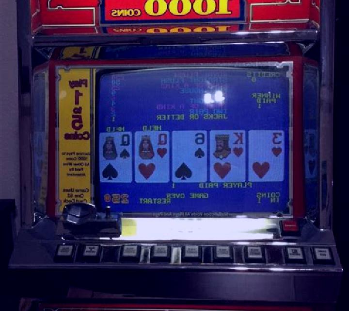 5 Card Poker slot machine