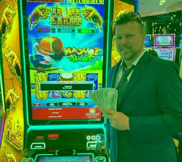 5 Dealers slot game