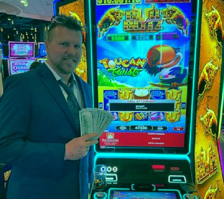 5 Dealers slot machine