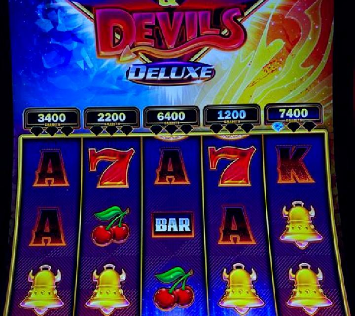 5 Diamonds slot machine