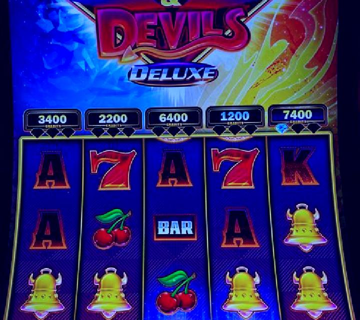 6 Appeal Deluxe slot machine