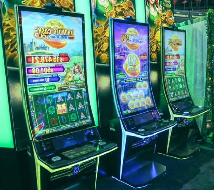 6 Card Poker (Novomatic) slot machine