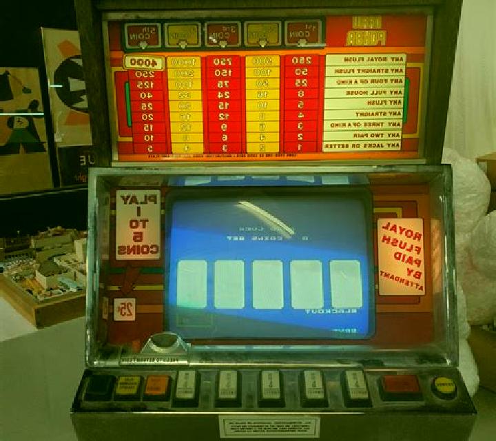 6 Up Pocket Poker slot machine