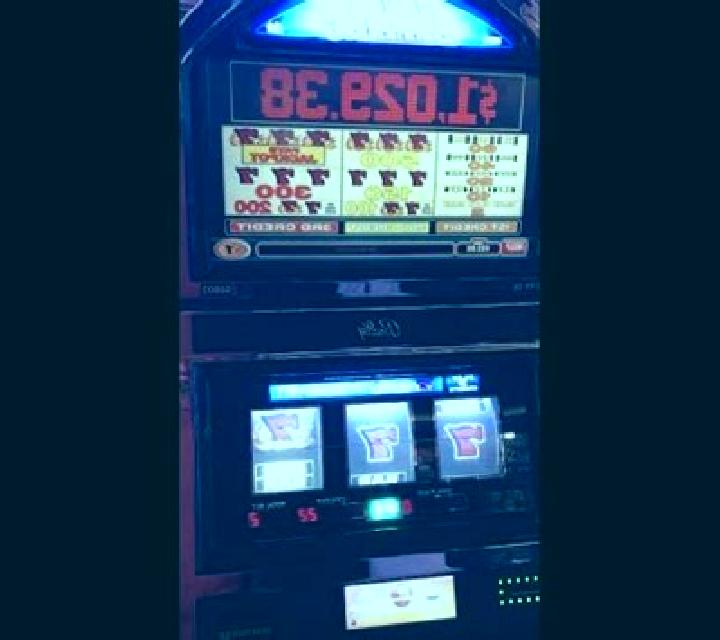 777 Blazing slot machine
