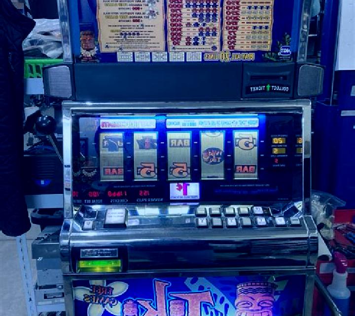 777 Daytona Beach slot machine