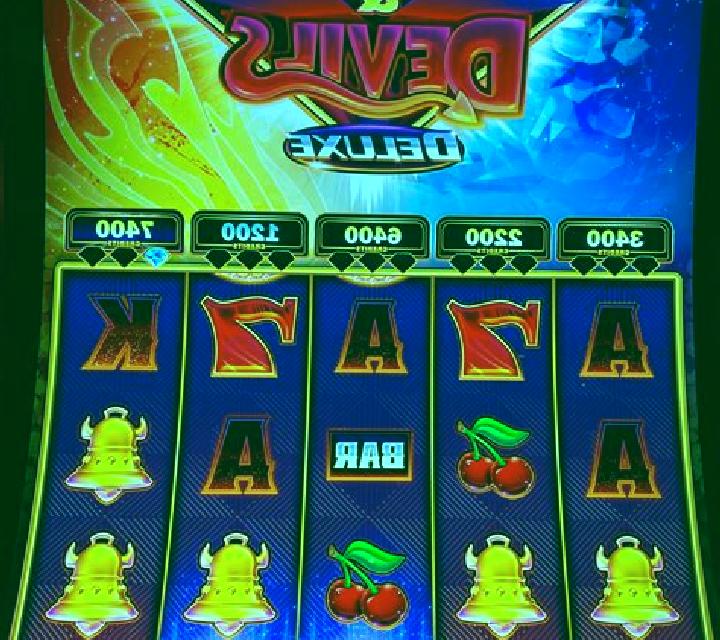 7s and Diamonds slot game