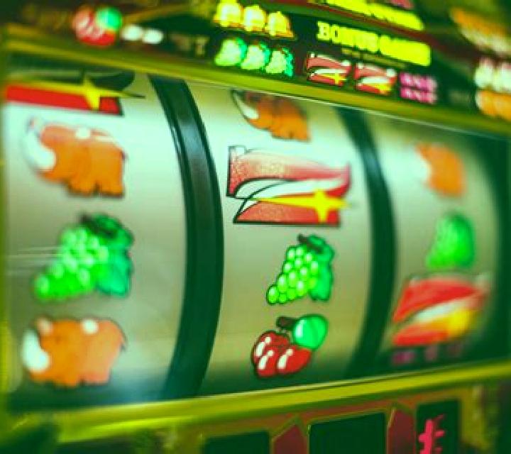 7s Take It or Build It slot machine