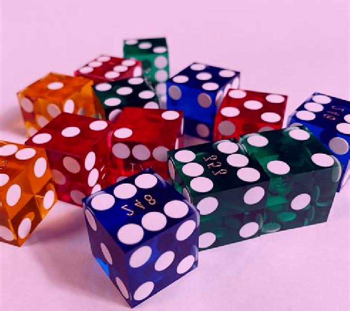 81st Cabaret Dice slot game