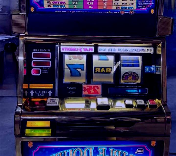 A Spinfull of Dollars slot machine