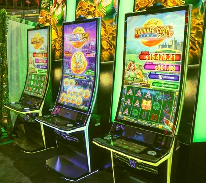 Aces And Faces (Novomatic) slot machine