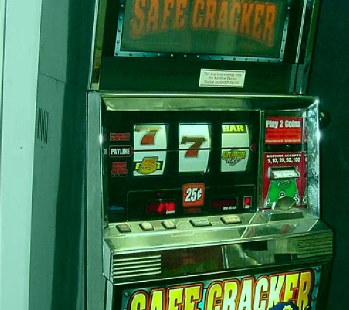 Action Bank Safe Cracker slot game