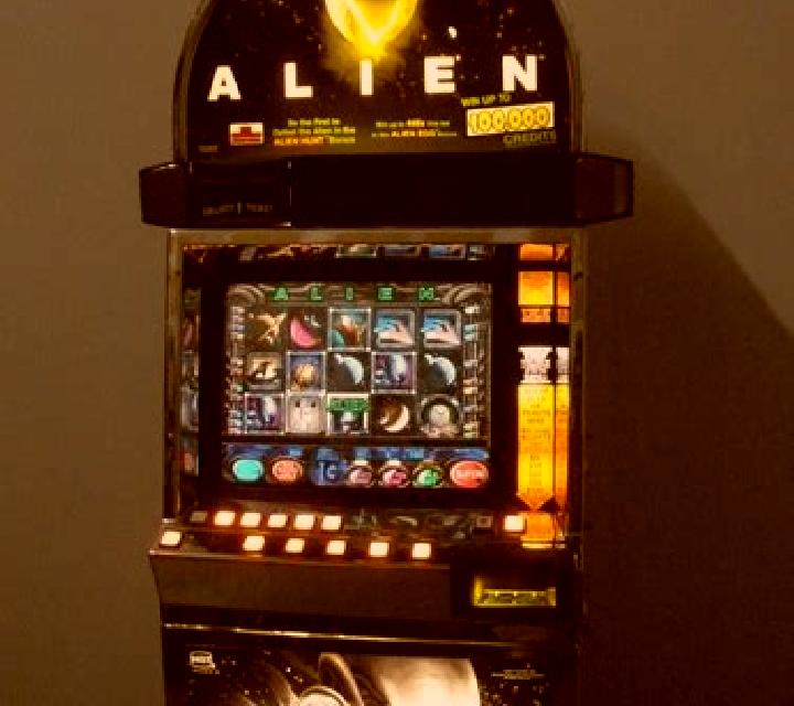 Alien slot machine