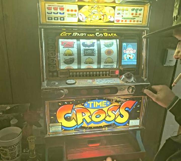 Alpha Squad Double Cross slot machine