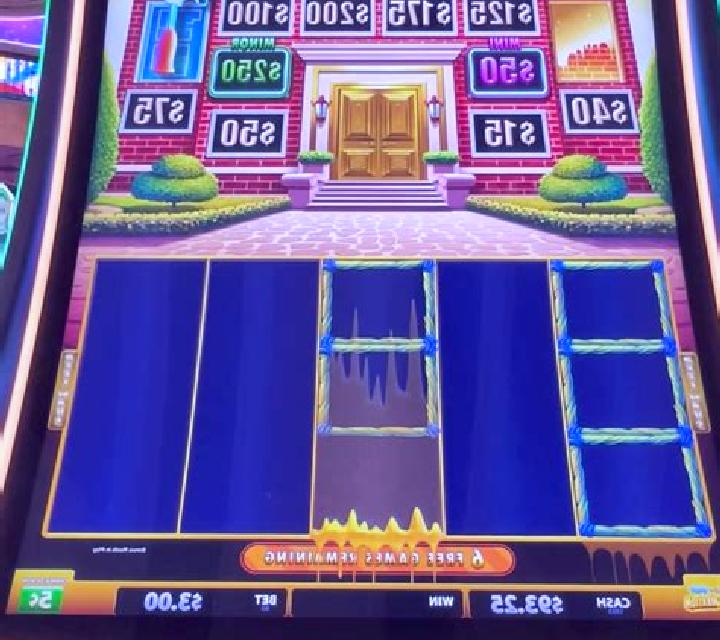Ash & Cash slot machine