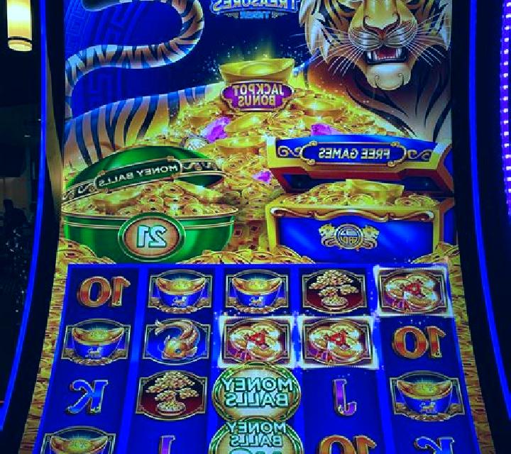 Athena s Treasure slot machine