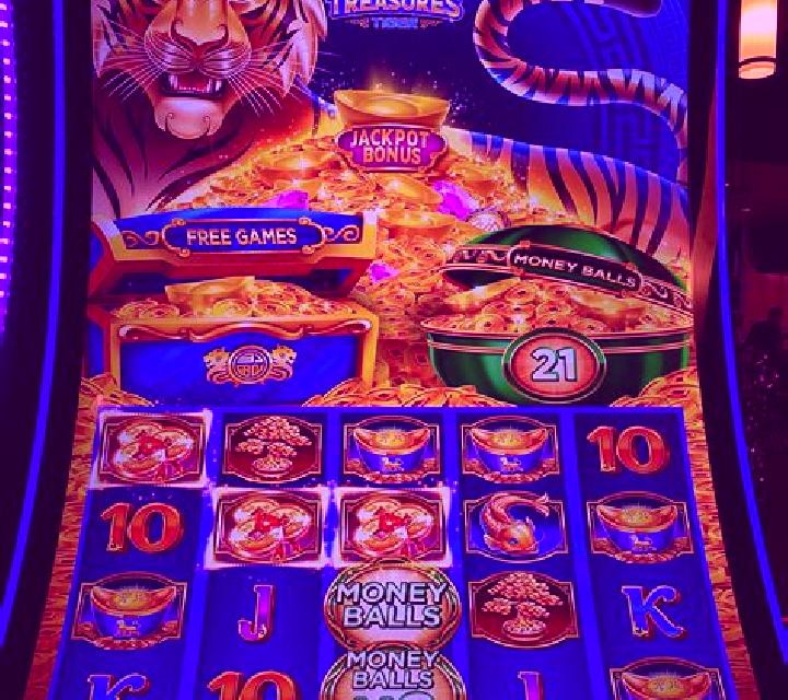 Awesome Treasure slot machine