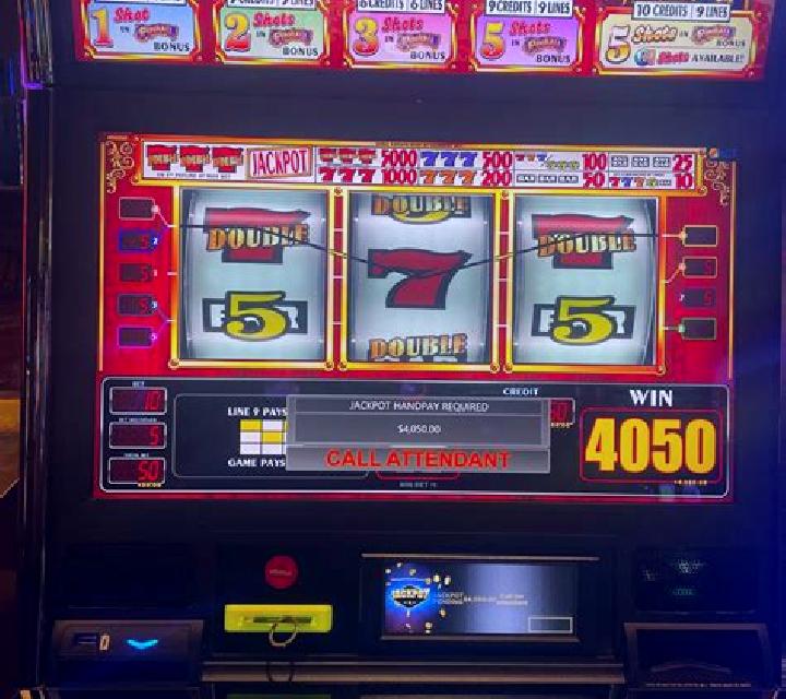 Baccarat Multiplayer slot