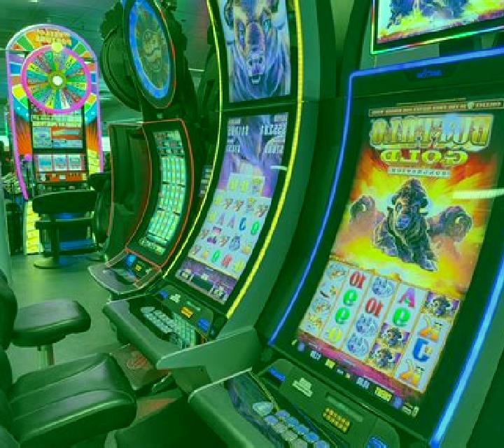 Baccarat Supreme slot machine