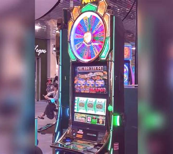 Baccarat Wheel slot machine