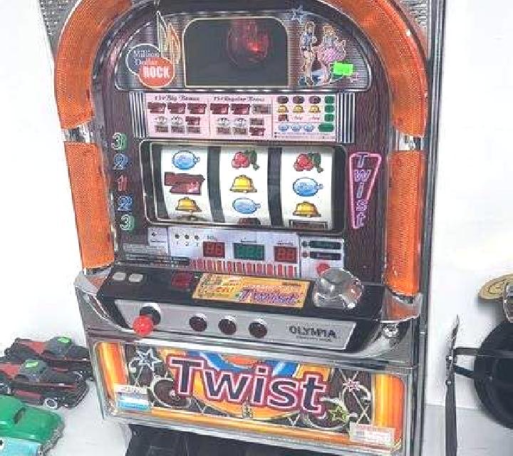 Banana Twist slot machine
