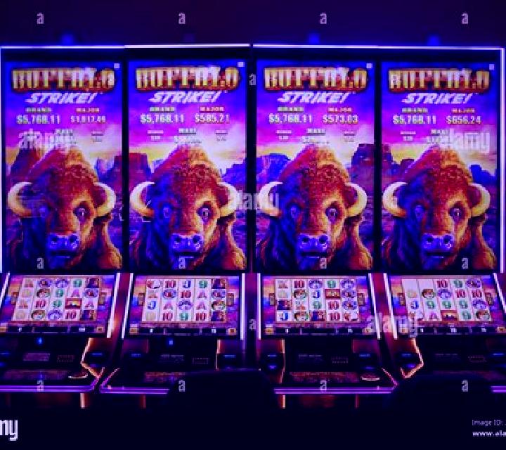 Banner Strike slot machine
