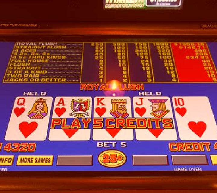 Bet-On Poker slot game