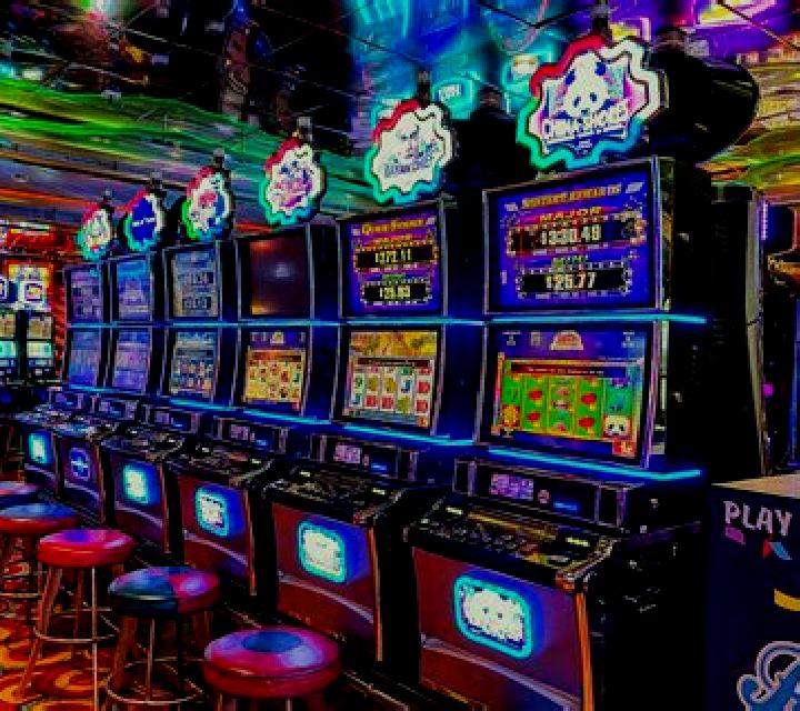 Big Small Casino Royale online slot