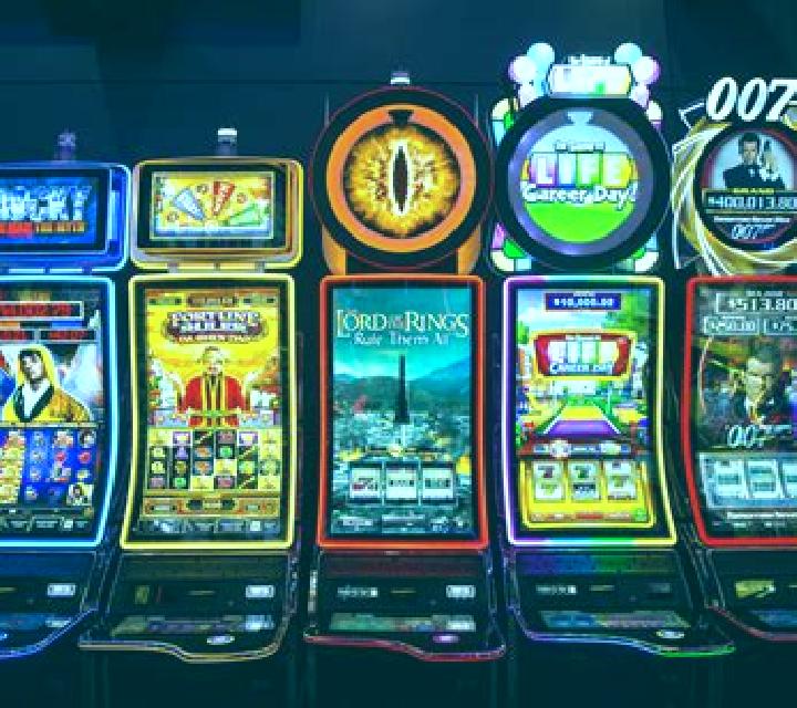 Bikini Party (Dream Tech) slot machine