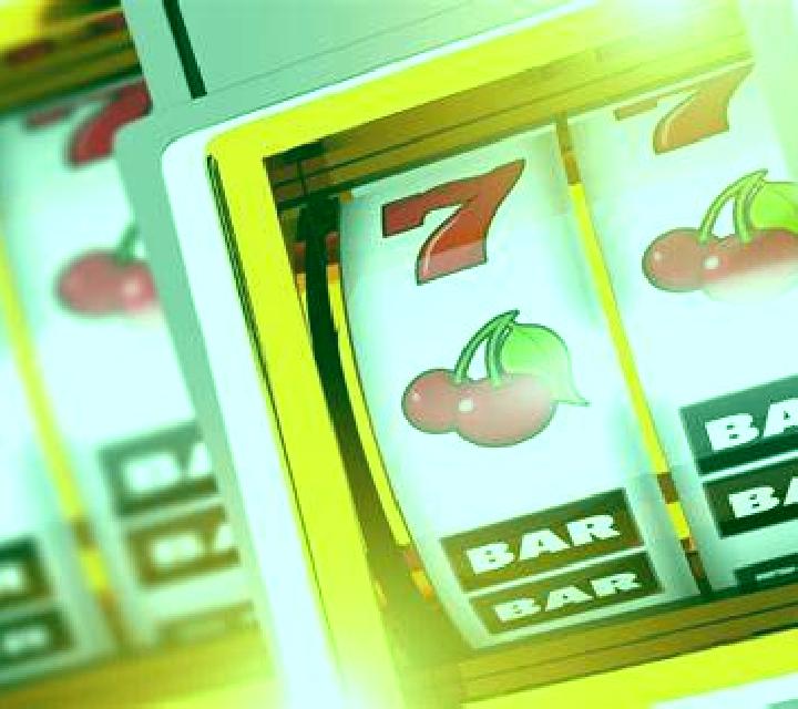 Bikini Revelry slot machine