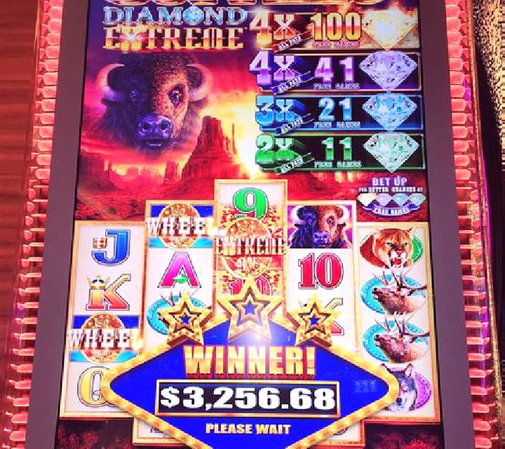 Blazin Buffalo Extreme slot machine