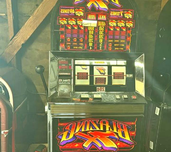 Blazing Coins 100 slot machine