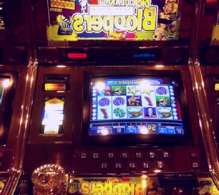 Bloopers slot machine