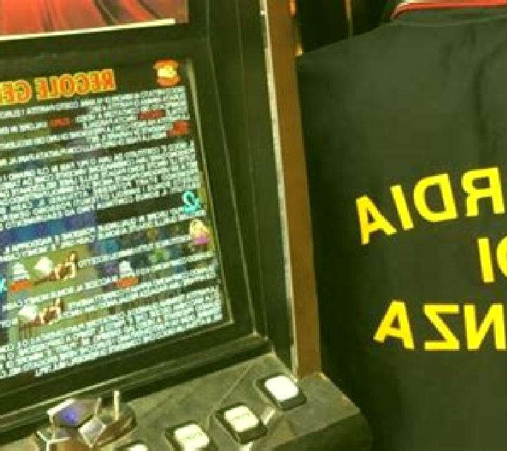 Bombolo In Guardia E Ladro slot machine
